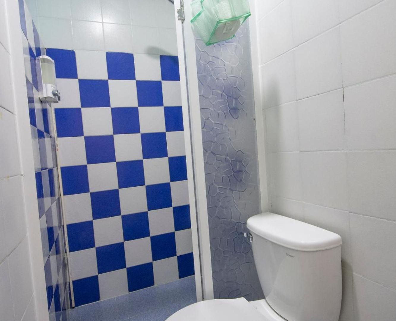 El Barrio Hostal *