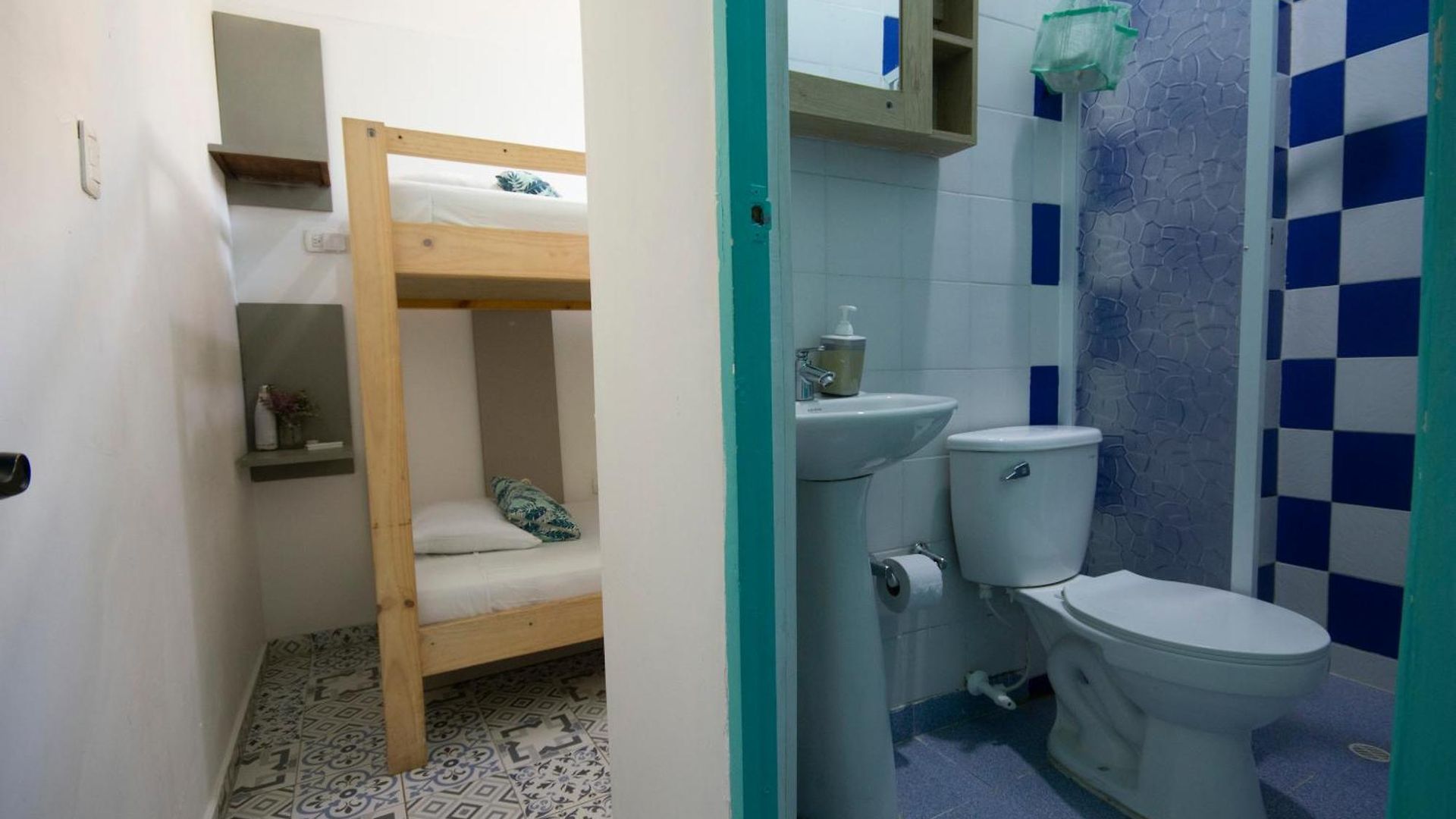 El Barrio Hostal