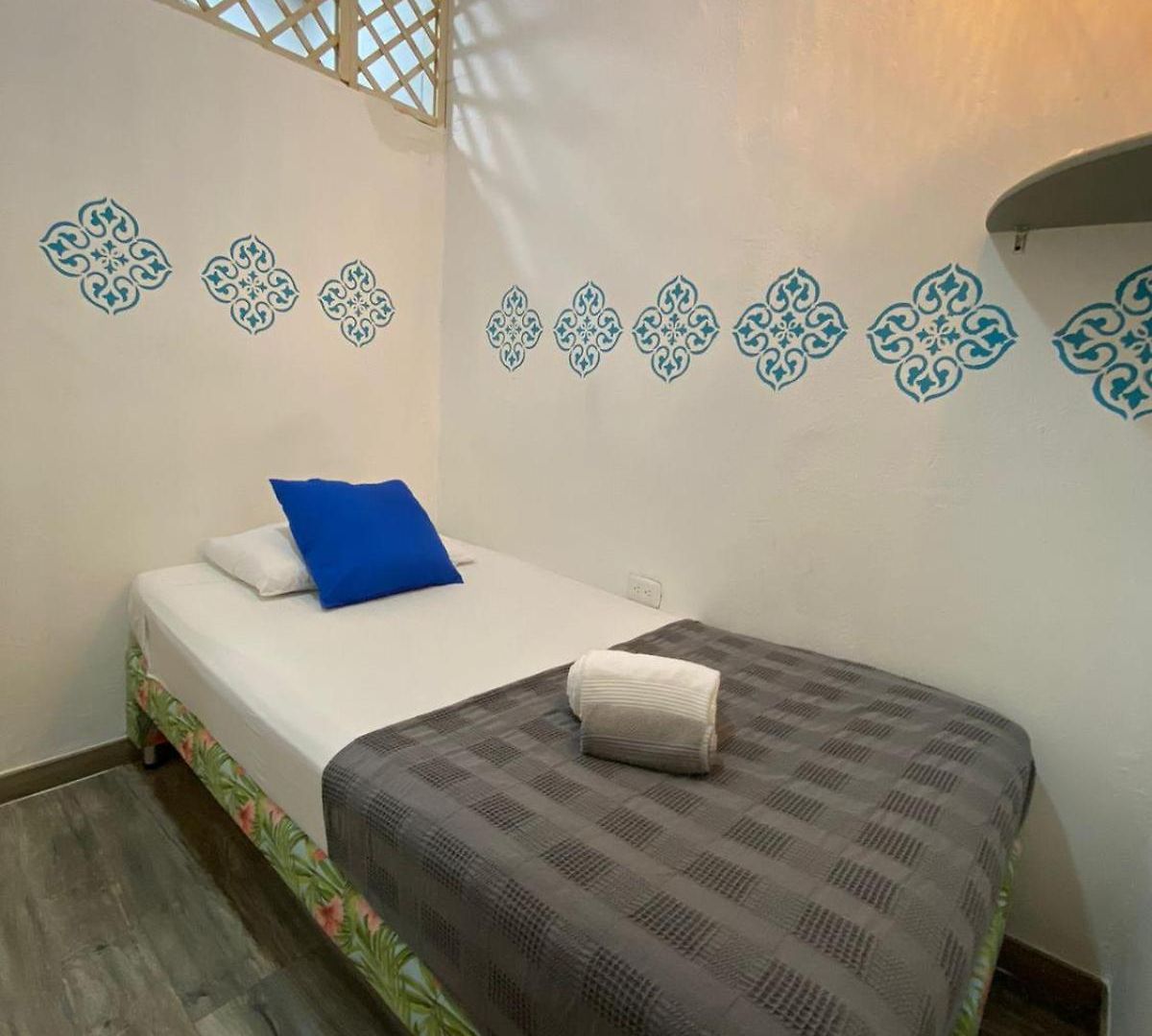 Hostal El Barrio Hostal *