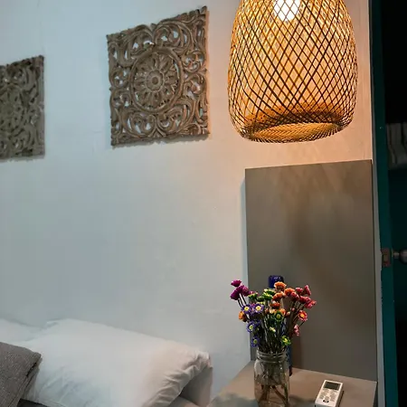 El Barrio Hostal