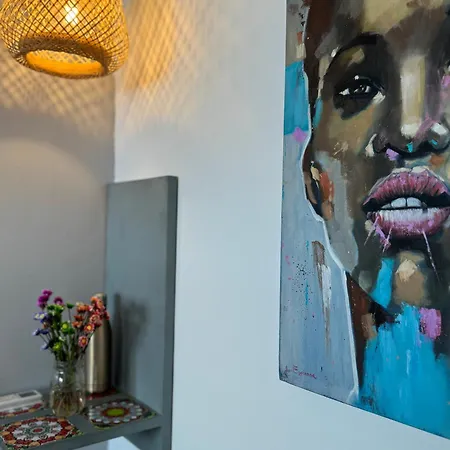 El Barrio Hostal *
