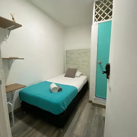 Hostal El Barrio Hostal *