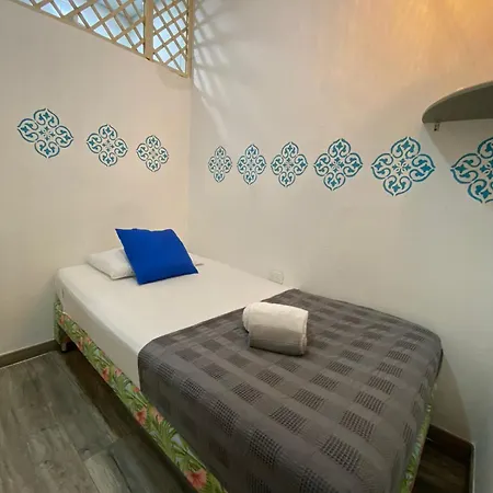 Hostal El Barrio Hostal *