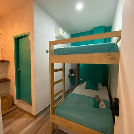 Hostal El Barrio Hostal *